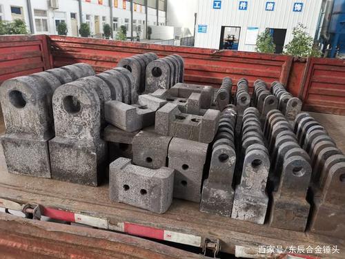 破碎機(jī)錘頭多大尺寸破碎效果好?正常的尺寸是多少?