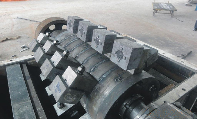 雙轉(zhuǎn)子破碎機(jī)錘頭使用壽命延長(zhǎng)的方法